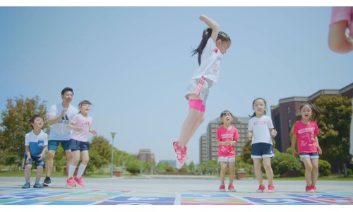 这一刻，重返“好动场”，即刻创造  阿迪达斯亮出儿童夏日新装备，助力孩子释放好动天性